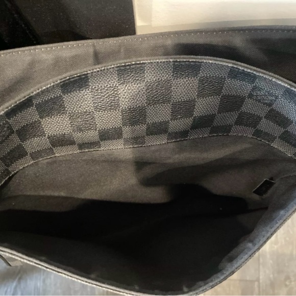 Louis Vuitton District Messenger PM Shoulder Bag Black Canvas/Leather Damier. - Picture 10 of 12